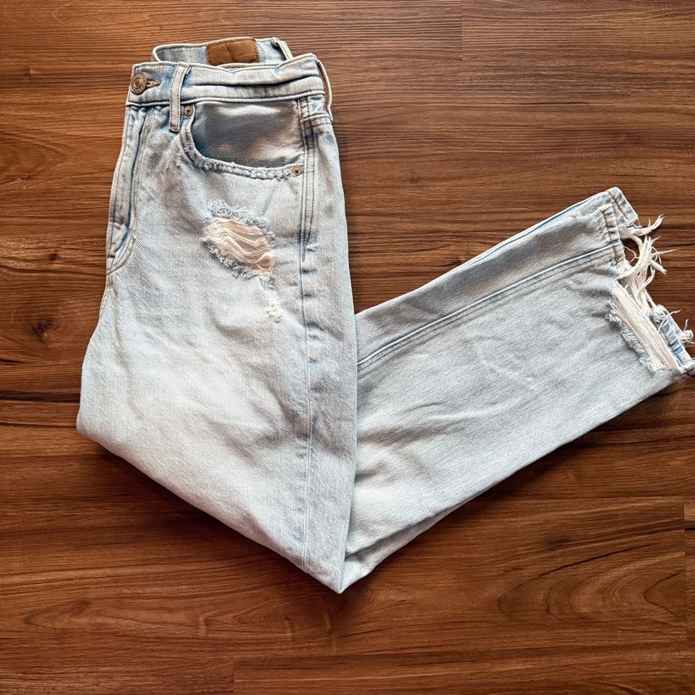 American Eagle Outfitters Light Blue Highest-Rise 90s Boyfriend Jeans